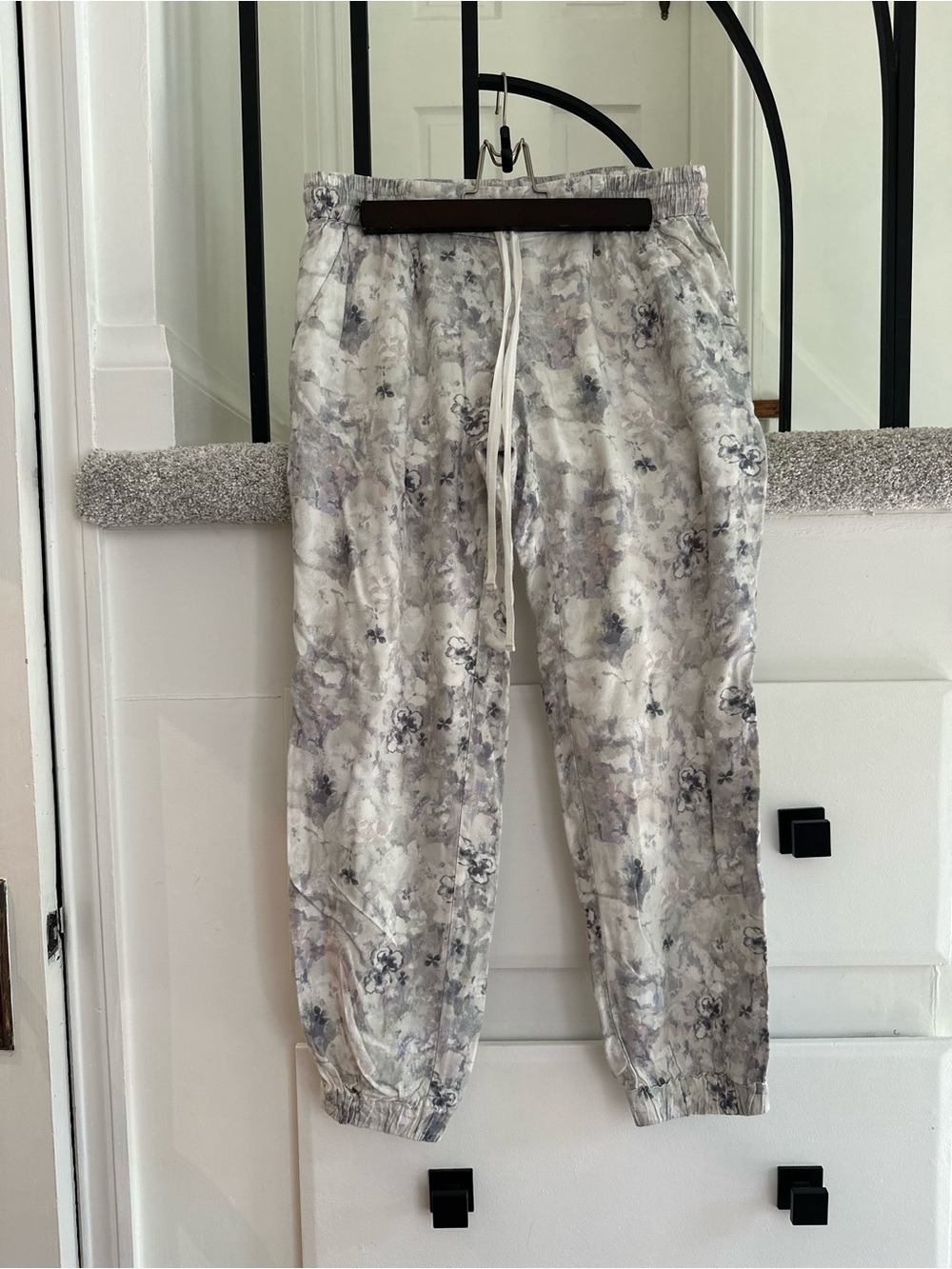 Talula Light Floral Jogging Pants